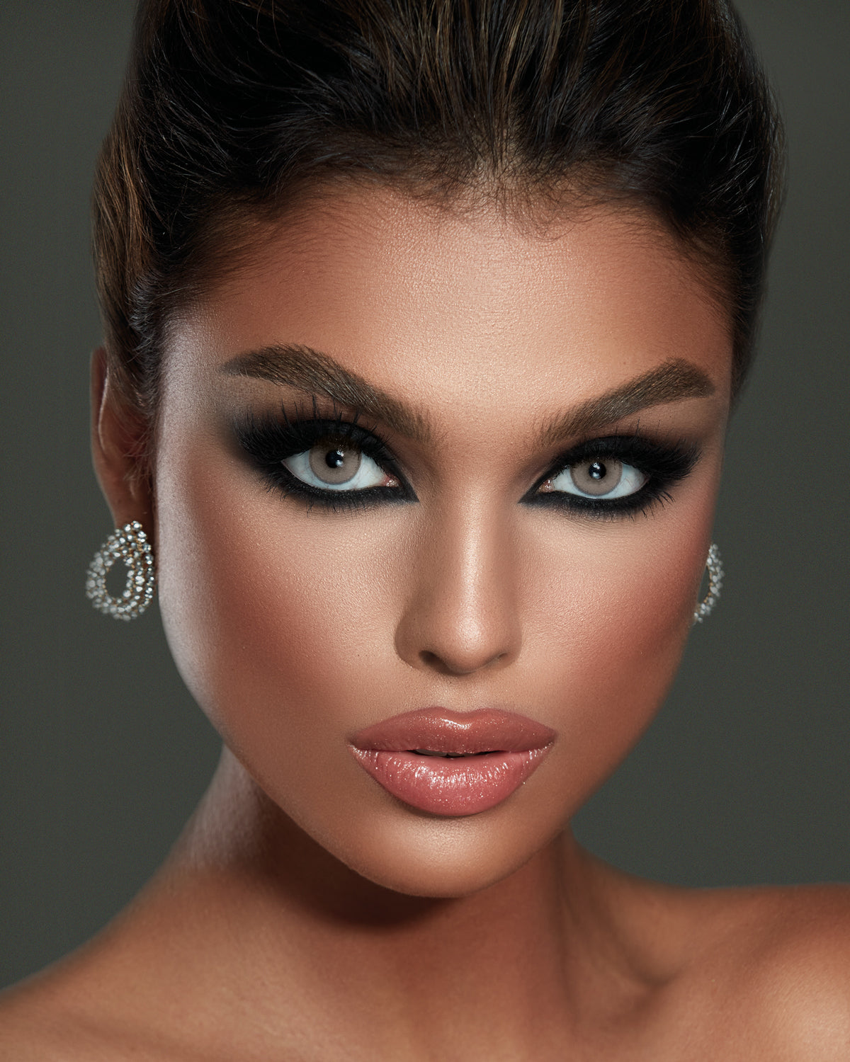 Premium Desio Attitude Collection colored contact lenses that look natural on both light and dark eyes, available with or without prescription.