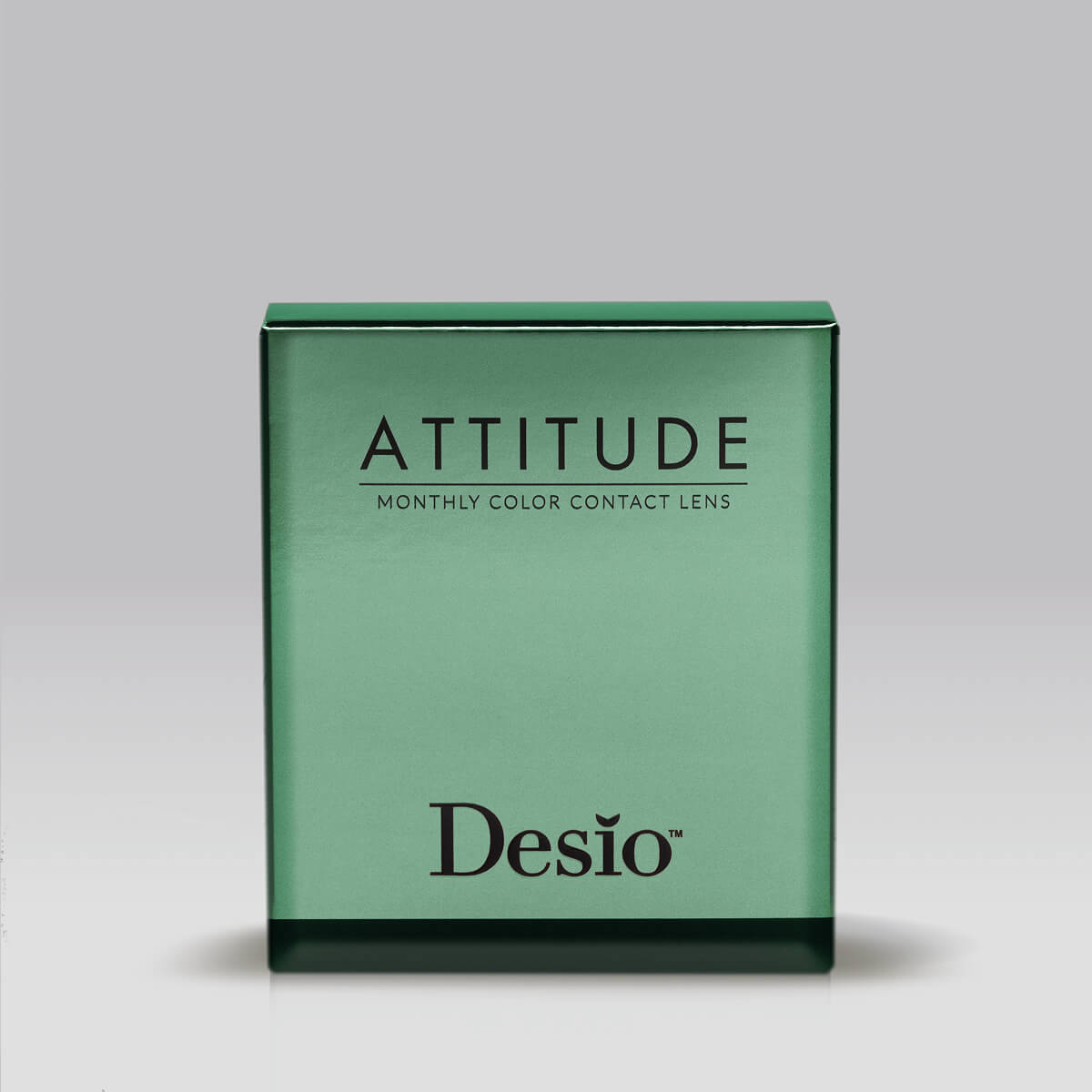 Desio colored contact lenses from the Timeless Collection, perfect for dark eyes and for achieving a natural, elegant look.